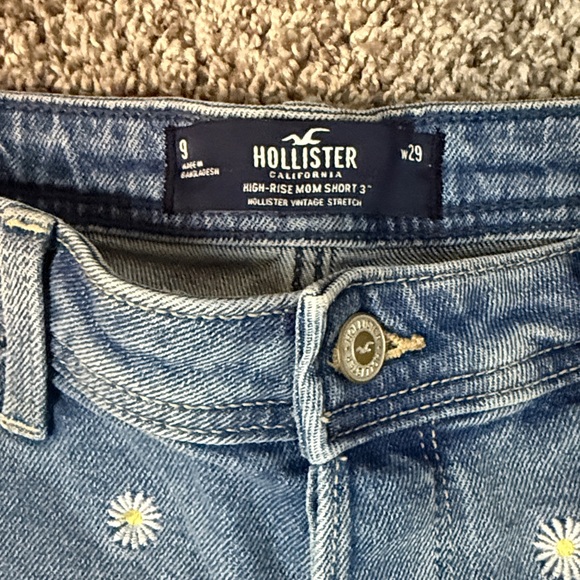 Hollister Women's Embroidered Daisies Blue Jean Shorts size 9 w29 High Rise - Picture 2 of 5